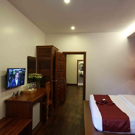 Holy Angkor Deluxe Hotel Siem Reap Exterior photo